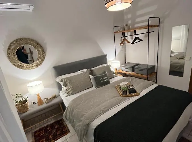 Light Blue * Peraía